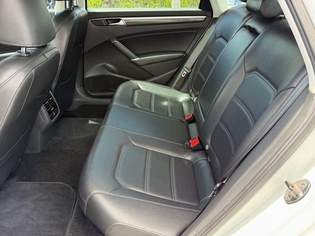 Used 2017 Volkswagen Passat 1.8T SE FWD image 26