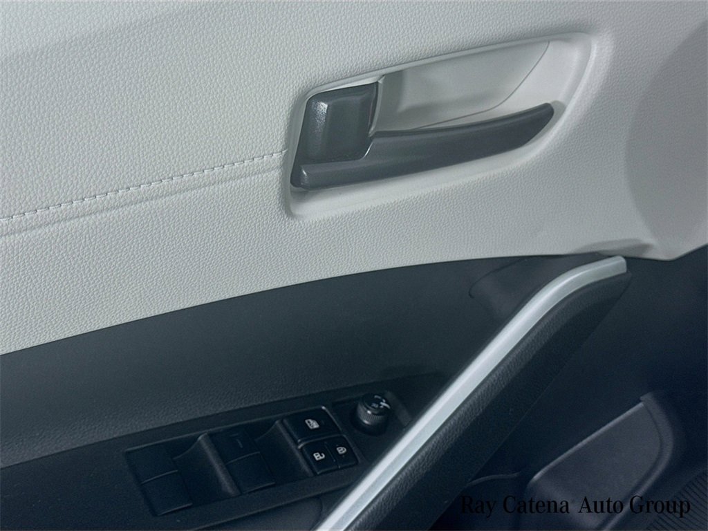 Used 2023 Toyota Corolla Cross L image 18