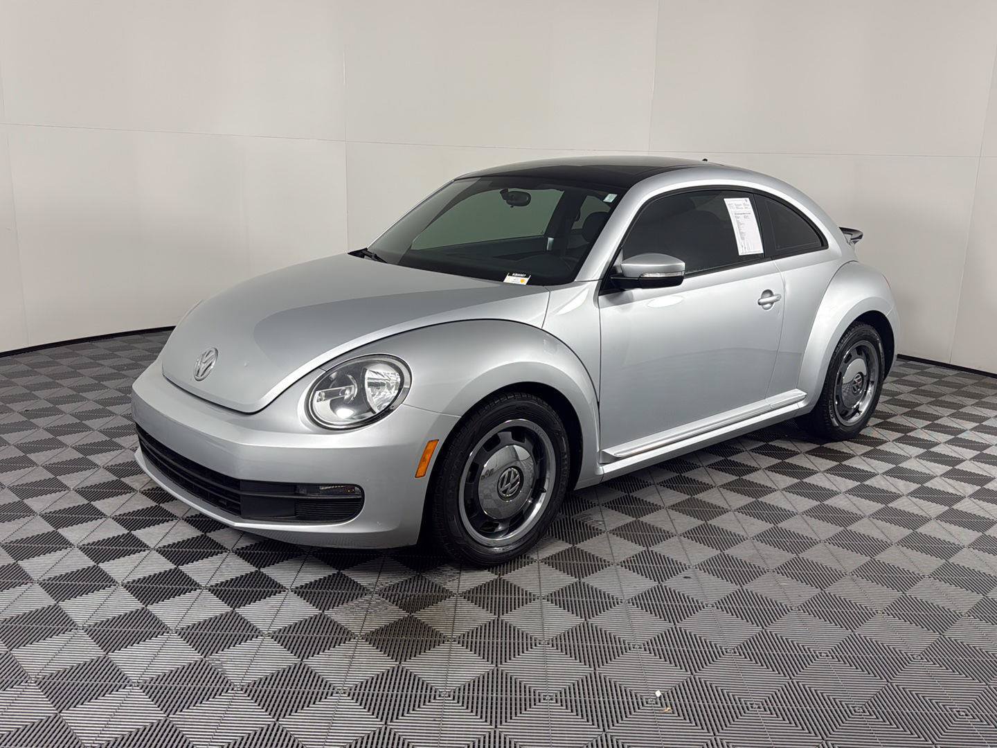 Used 2012 Volkswagen Beetle 2.5 FWD image 7