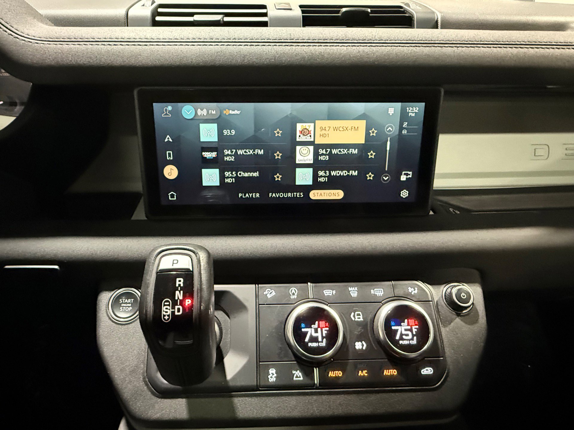 Used 2022 Land Rover Defender 110 S image 36