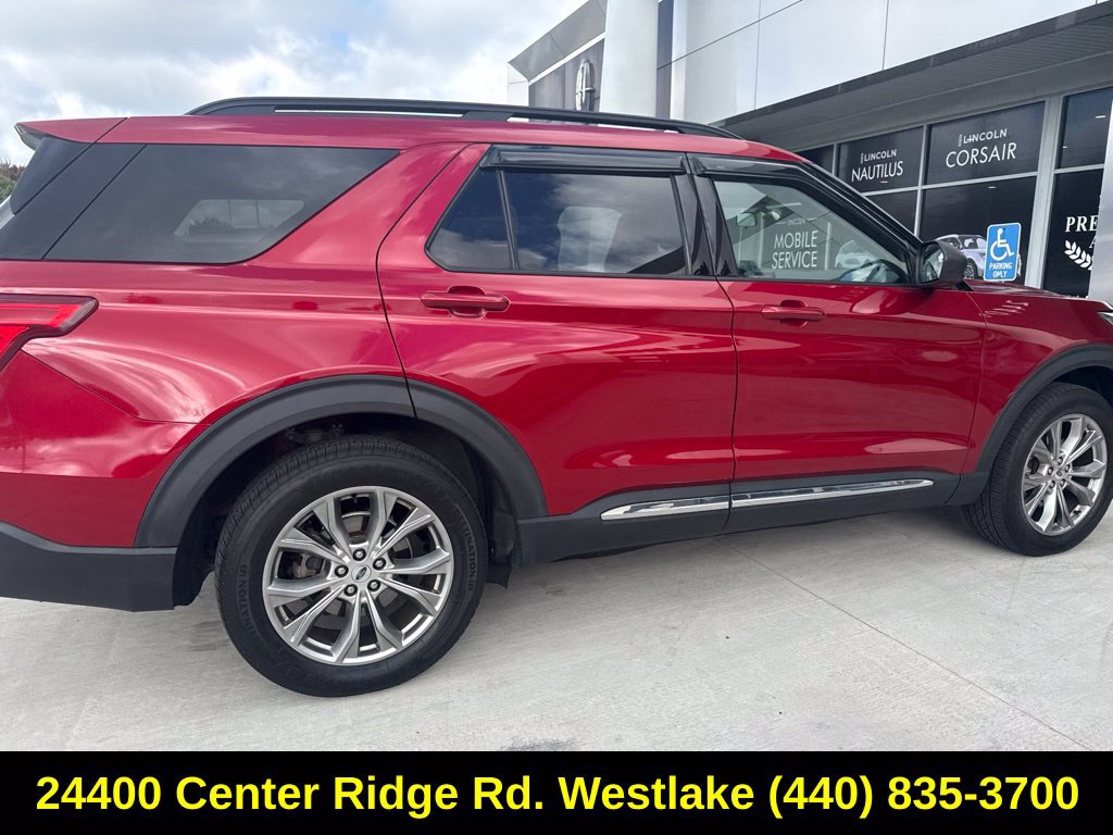 Used 2020 Ford Explorer XLT w/ Equipment Group 202A AWD/4WD image 11