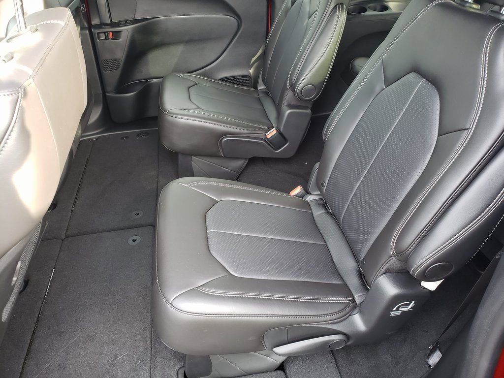 New 2026 Chrysler Pacifica Select image 12