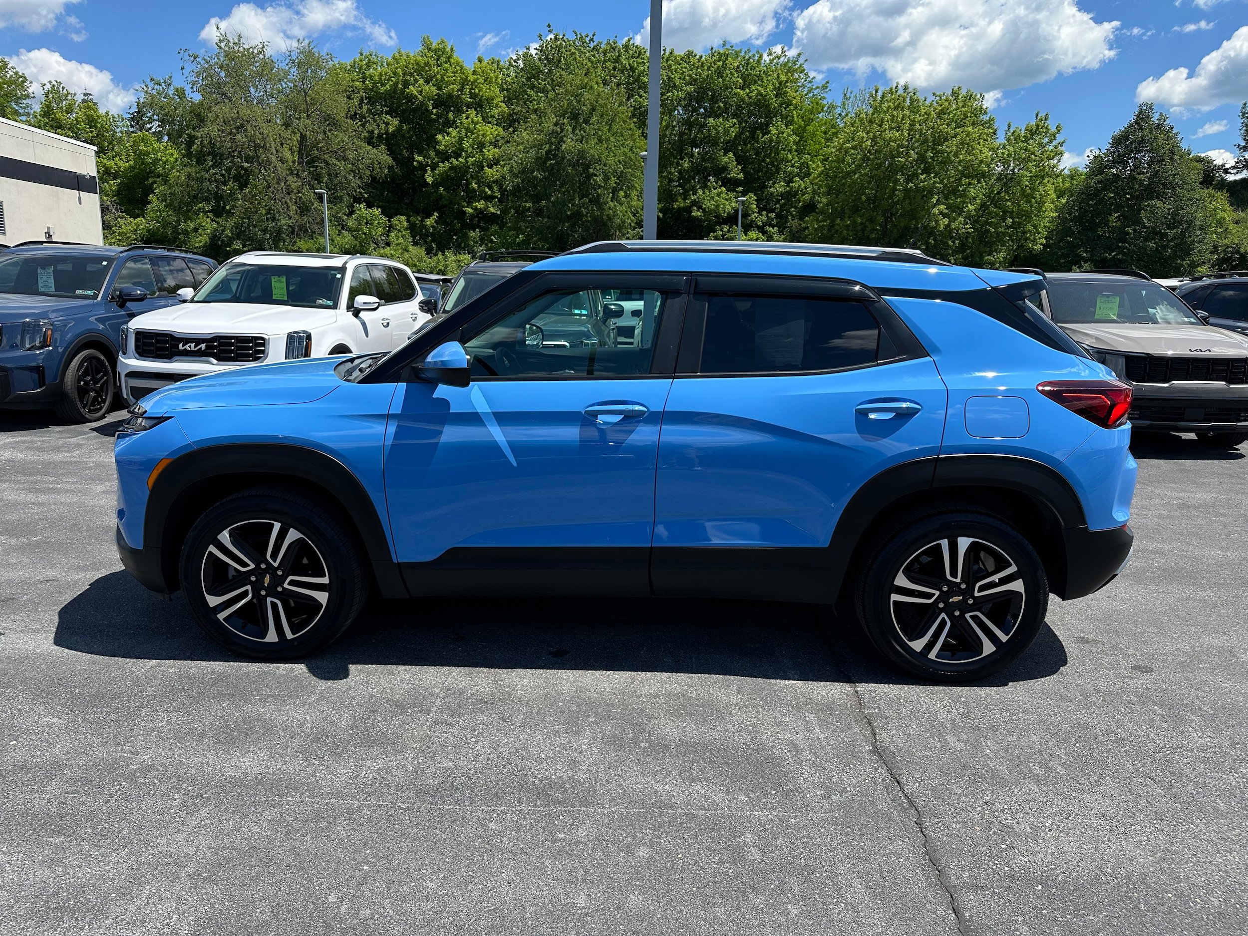 Used 2024 Chevrolet TrailBlazer LT w/ LT Cold Weather Package AWD/4WD image 8