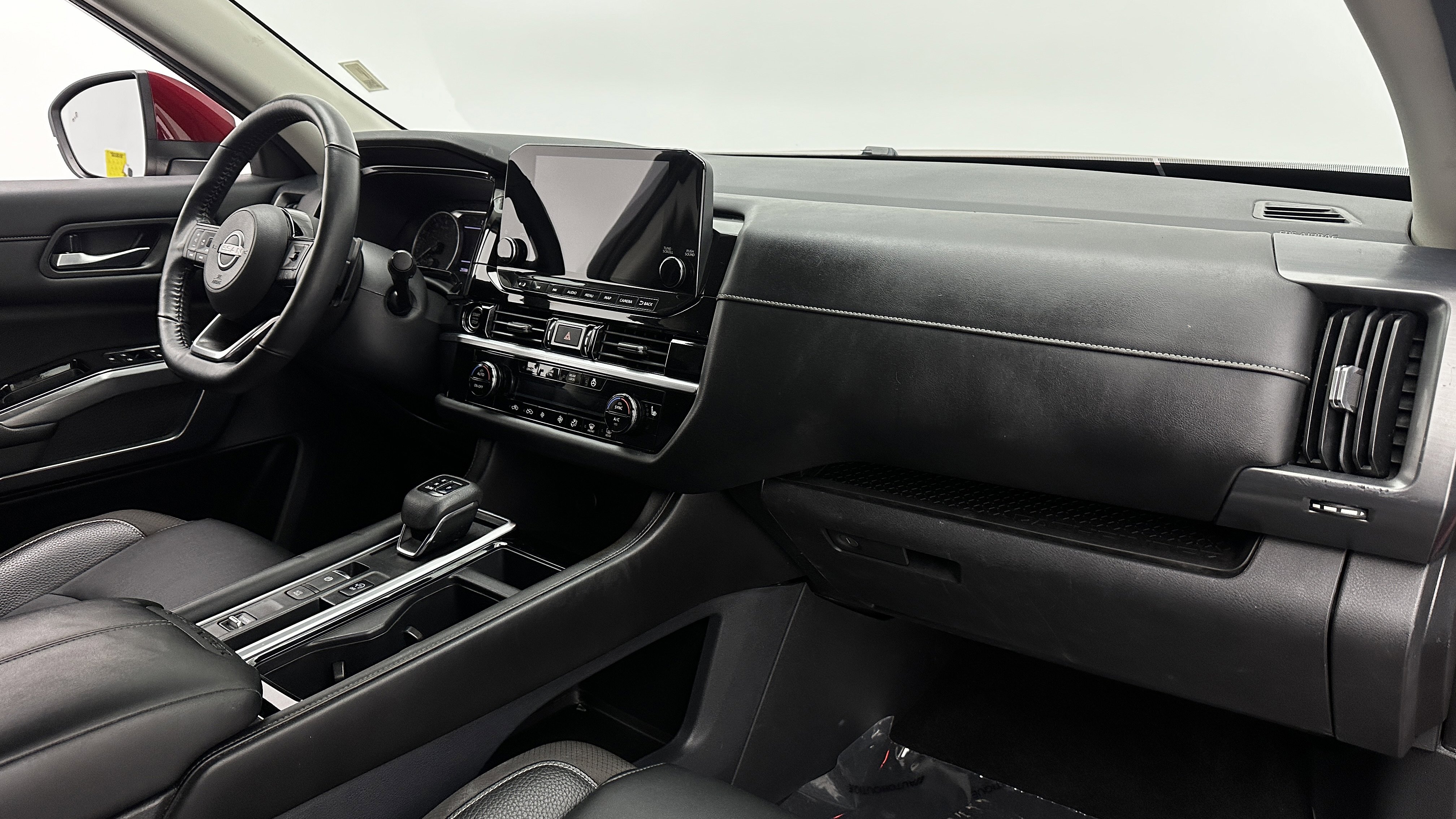 Used 2022 Nissan Pathfinder SL FWD image 38