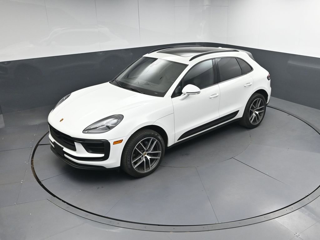 Used 2023 Porsche Macan AWD/4WD image 33