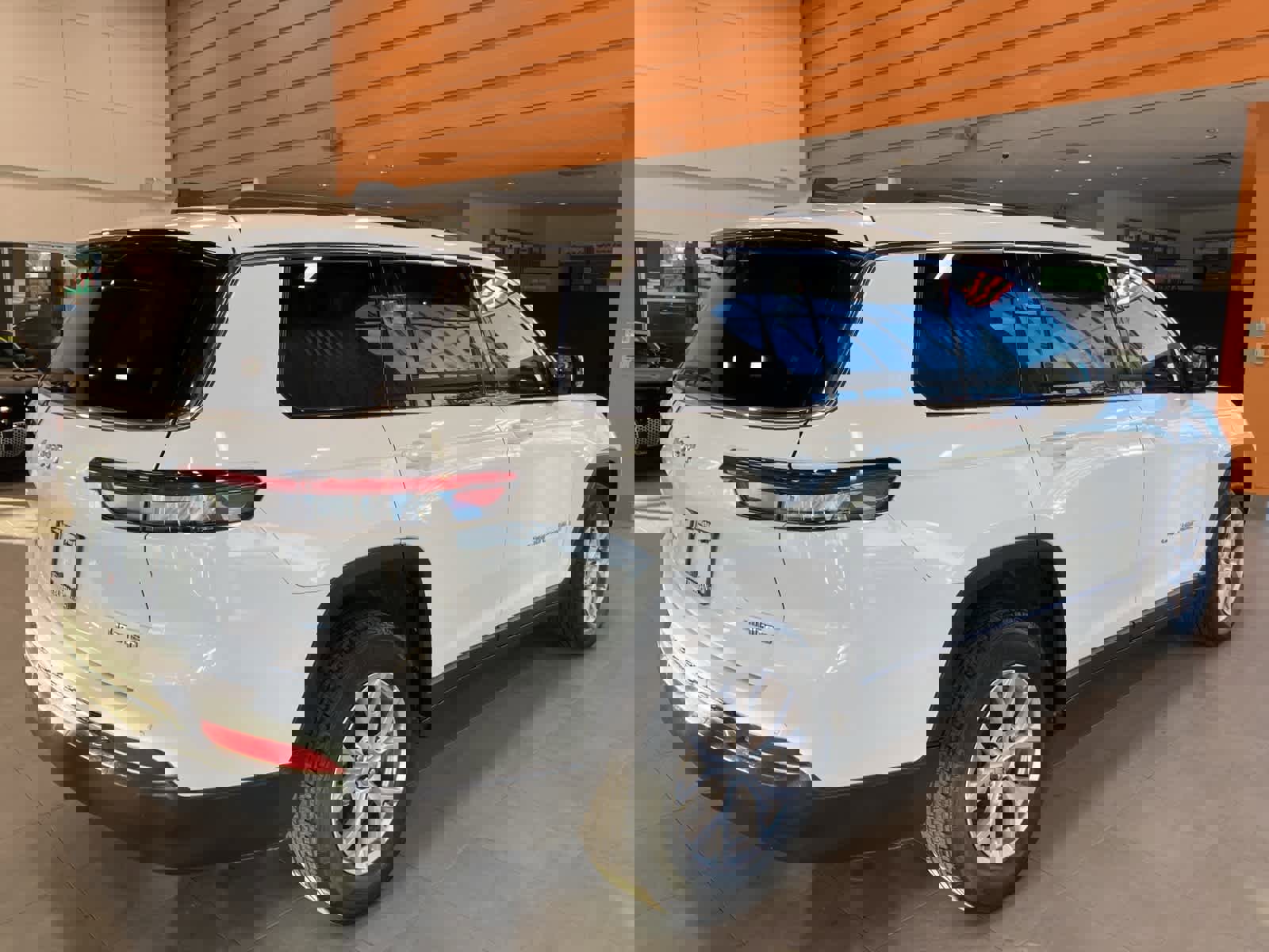 Used 2022 Jeep Grand Cherokee L Limited w/ Luxury Tech Group II image 5