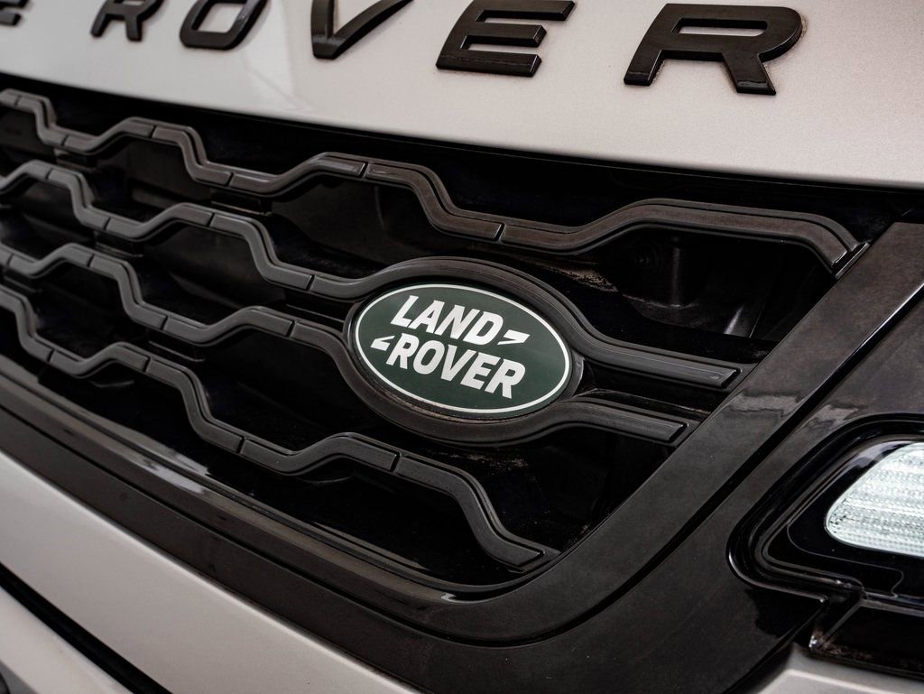 Used 2023 Land Rover Range Rover Evoque R-Dynamic SE AWD/4WD image 3
