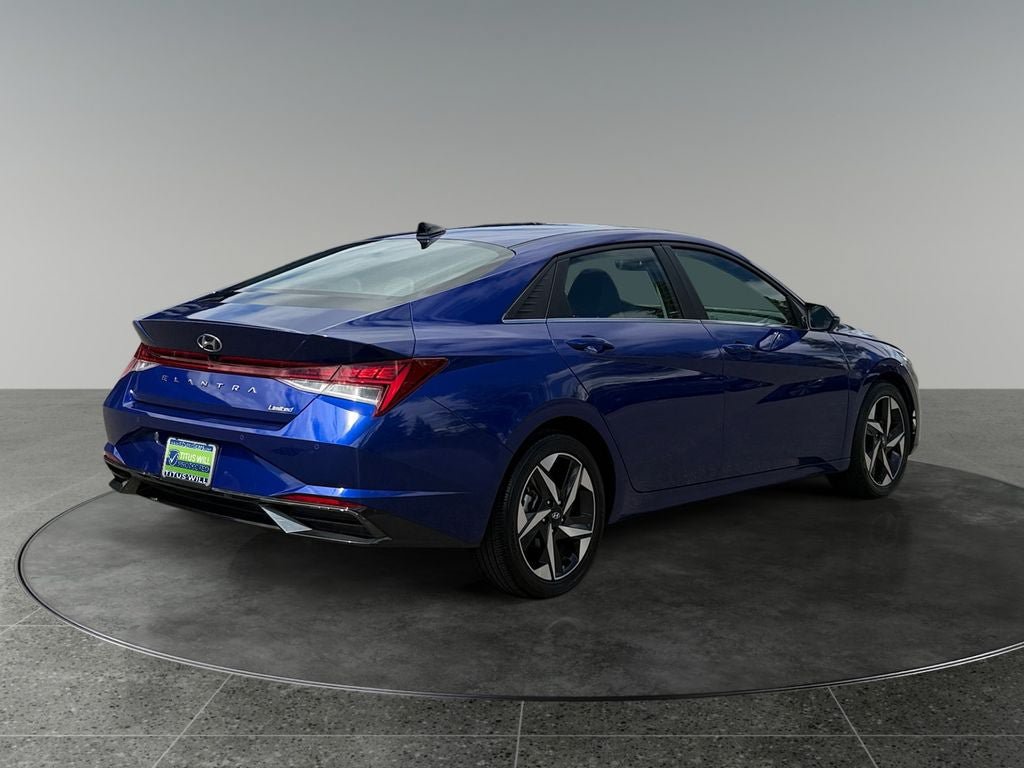 Used 2023 Hyundai Elantra Limited w/ Cargo Package FWD image 9