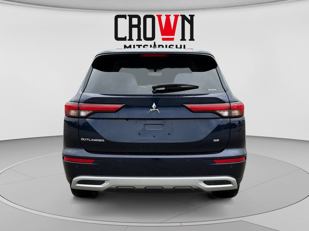 Used 2024 Mitsubishi Outlander SE AWD/4WD image 4