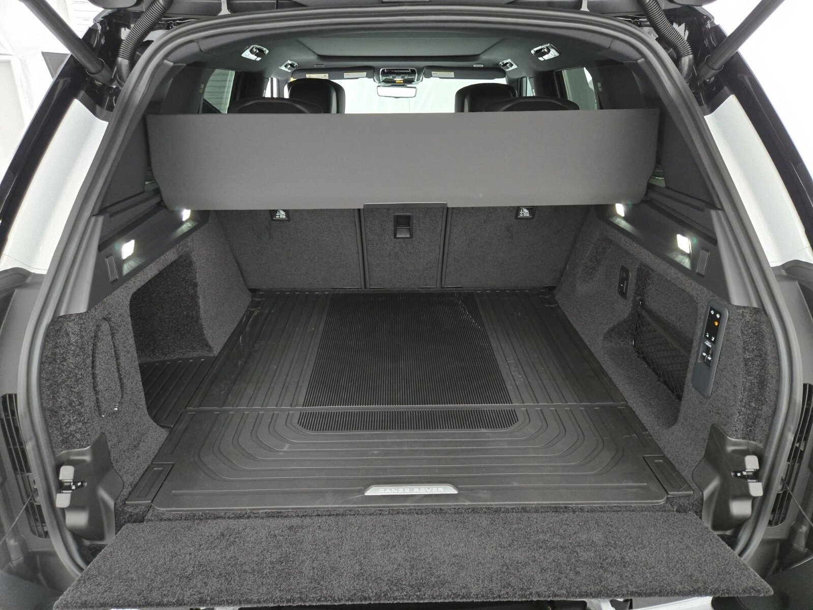 New 2025 Land Rover Range Rover Autobiography image 12