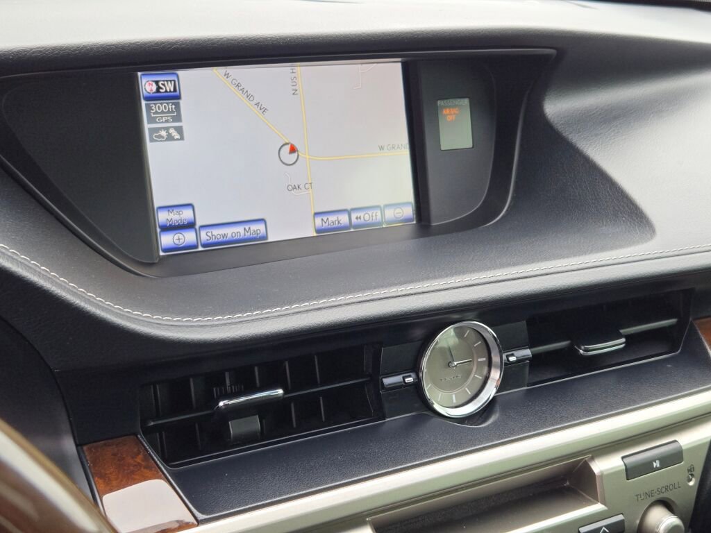 Used 2013 Lexus ES 350 w/ Luxury Pkg image 23