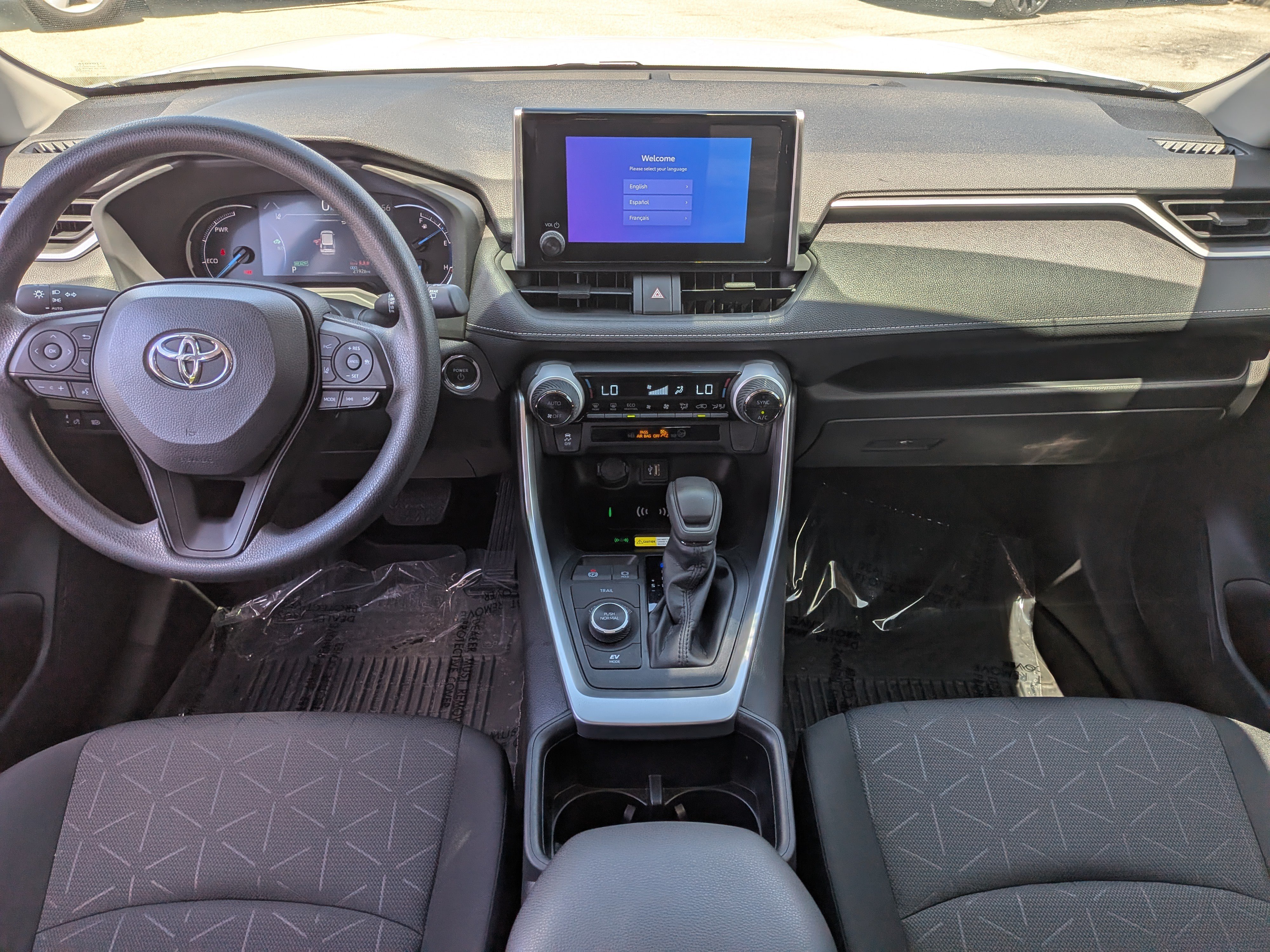 Used 2024 Toyota RAV4 XLE AWD/4WD image 16