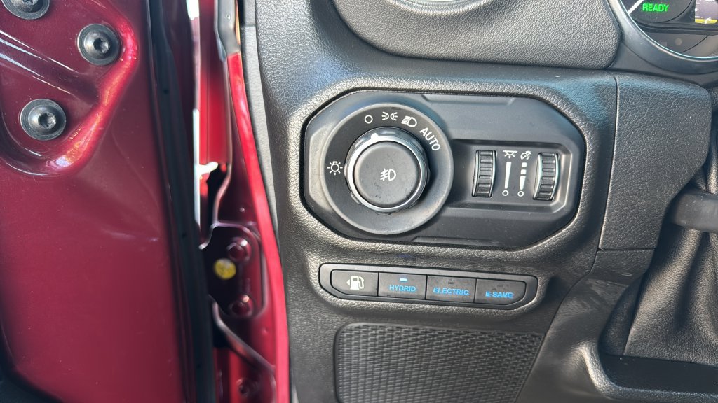 Used 2021 Jeep Wrangler Unlimited Sahara AWD/4WD image 28