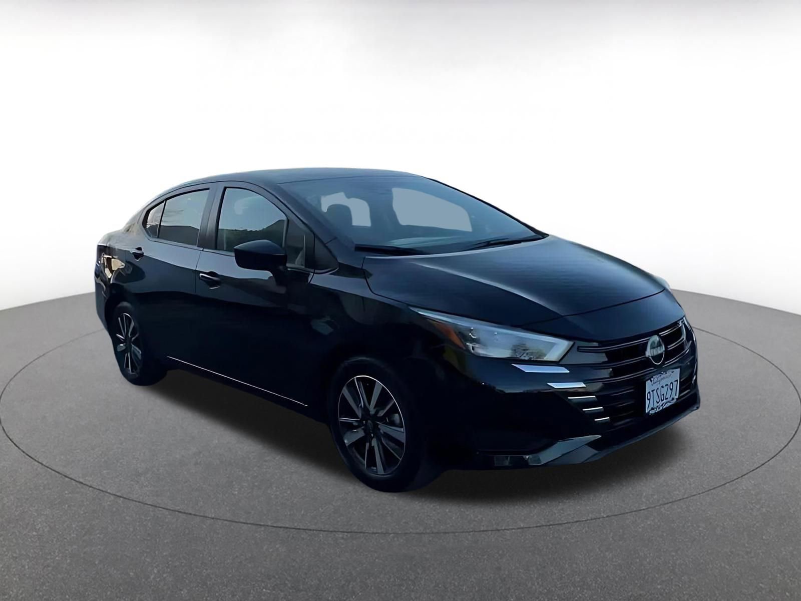 Used 2025 Nissan Versa SV video 2