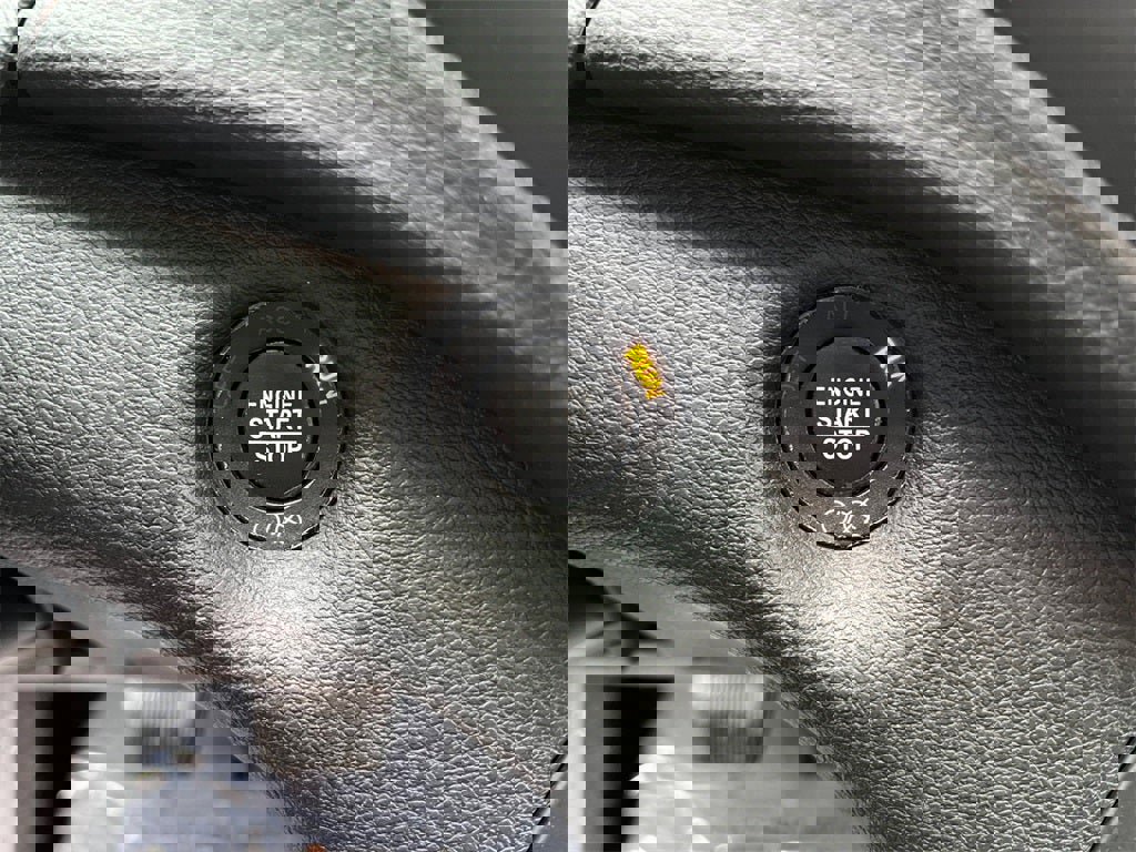 Used 2021 Jeep Cherokee Latitude Lux w/ Comfort/Convenience Group image 23