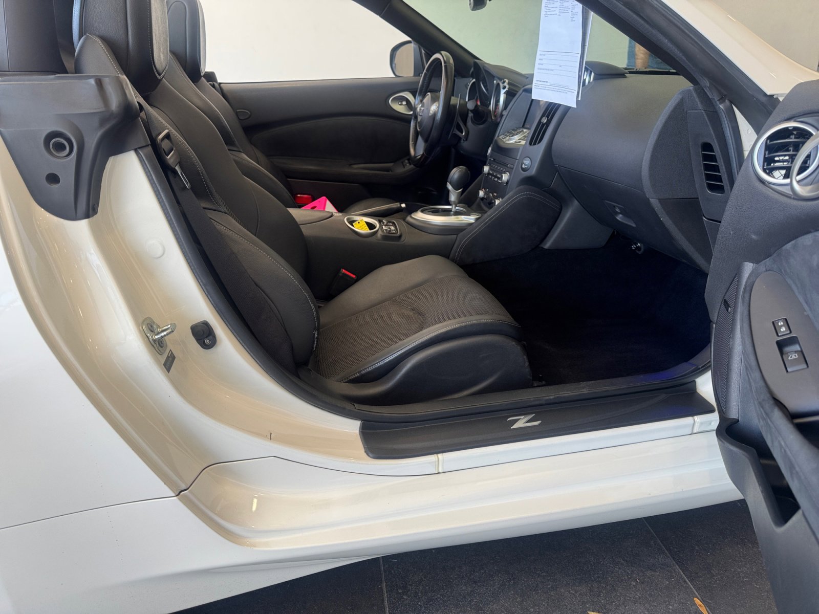 Used 2014 Nissan 370Z Touring w/ Sport Package image 19