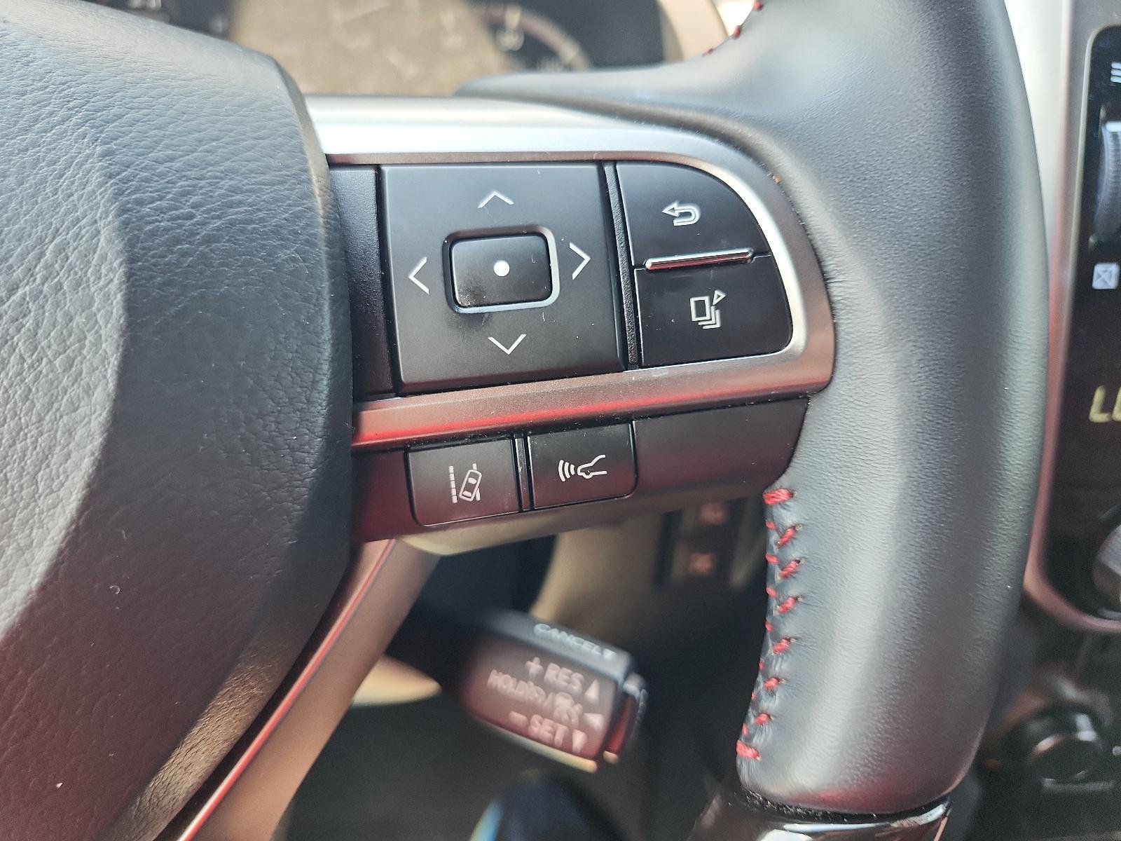 Used 2023 Lexus GX 460 Luxury w/ Accessory Package AWD/4WD image 28