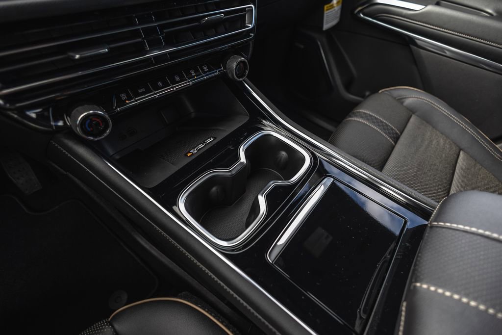 New 2026 Chevrolet Traverse High Country image 17