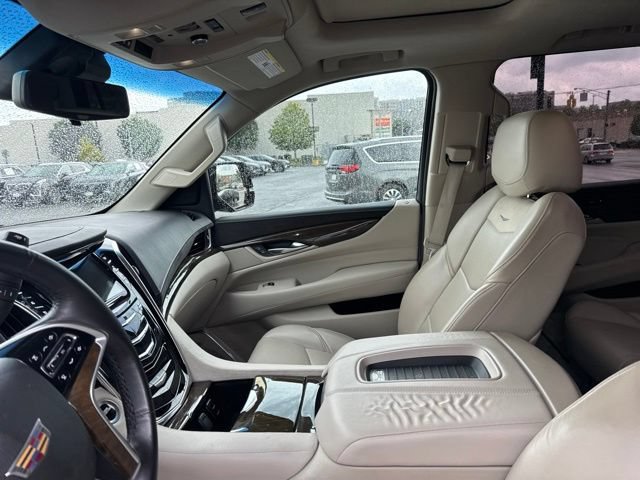Used 2018 Cadillac Escalade Luxury w/ LPO, Radiant Package AWD/4WD image 6