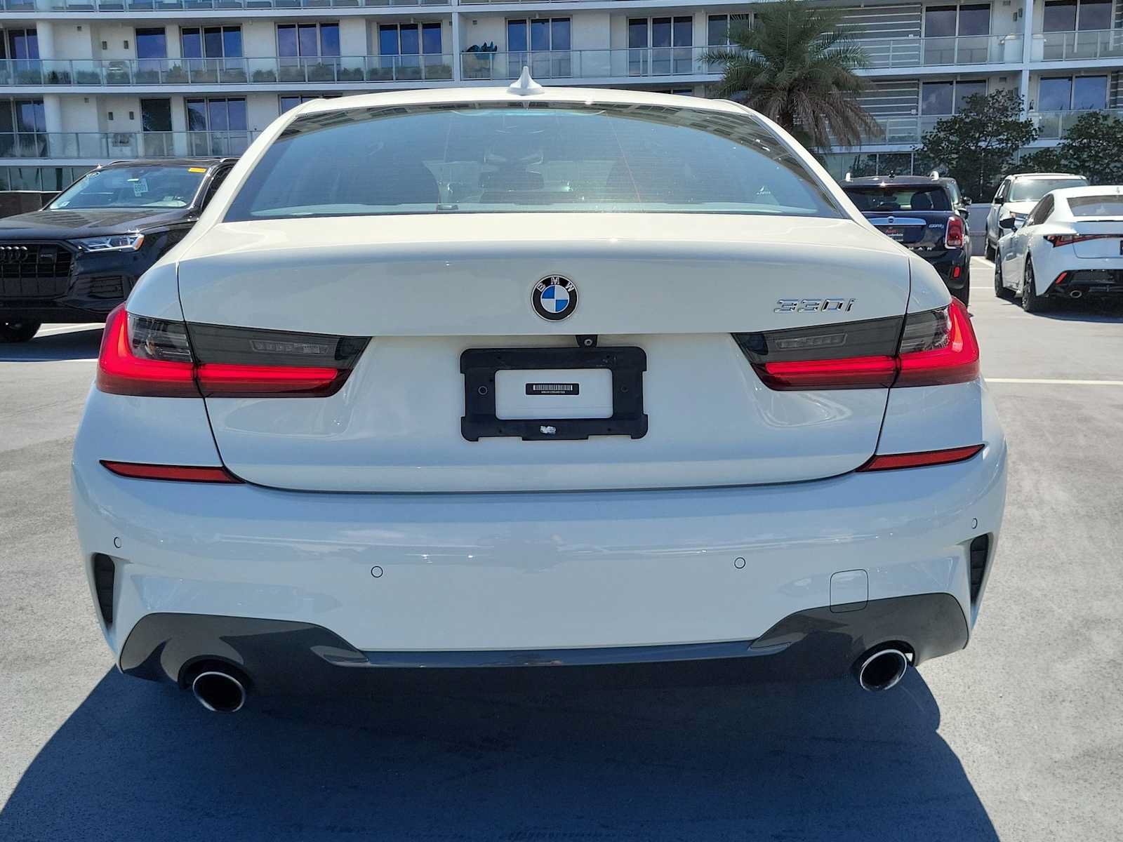 Used 2019 BMW 330i Sedan w/ M Sport Package RWD image 11