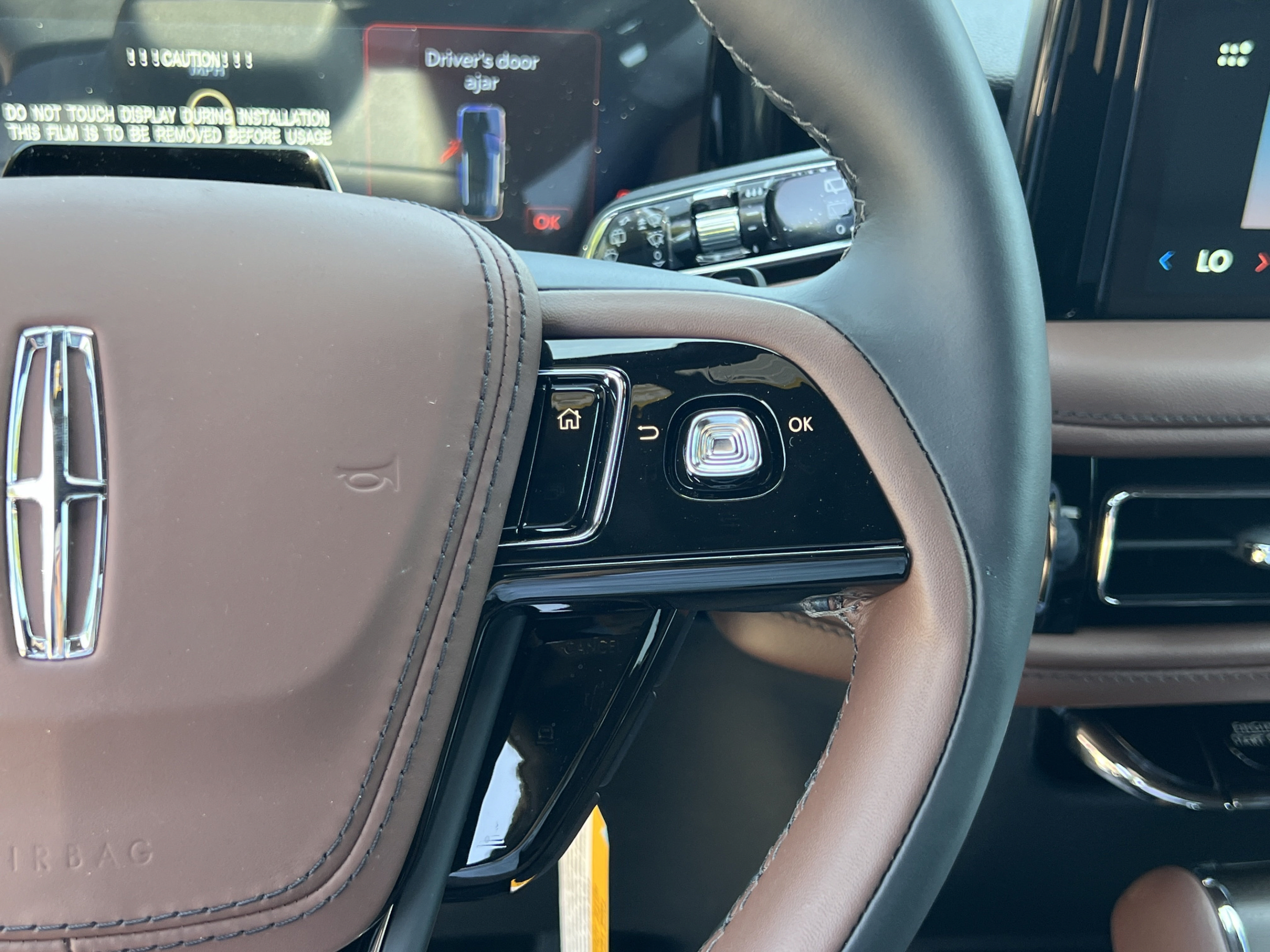 New 2026 Lincoln Aviator Reserve w/ Luxury Package RWD image 12