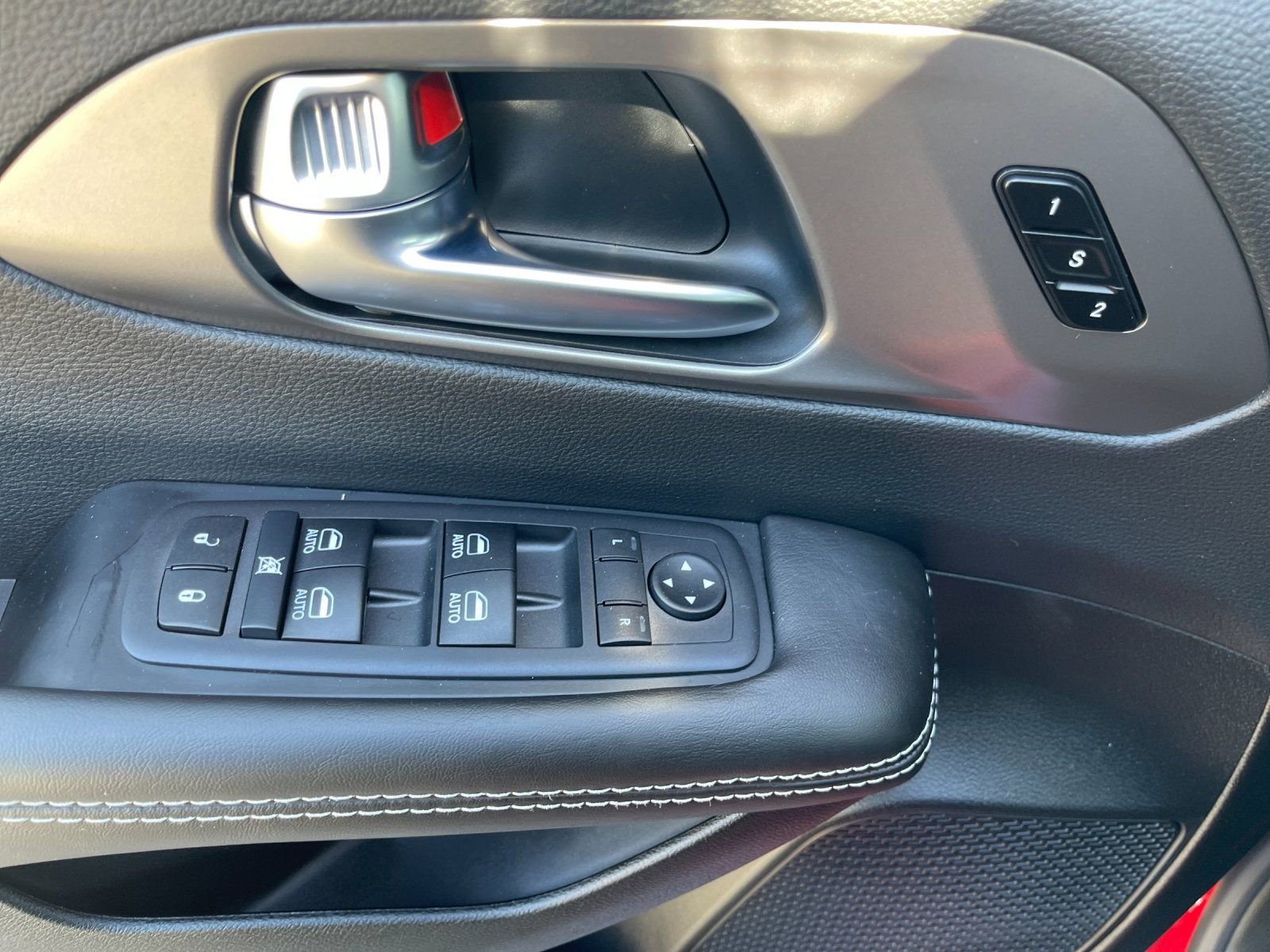 New 2026 Chrysler Pacifica Select image 12