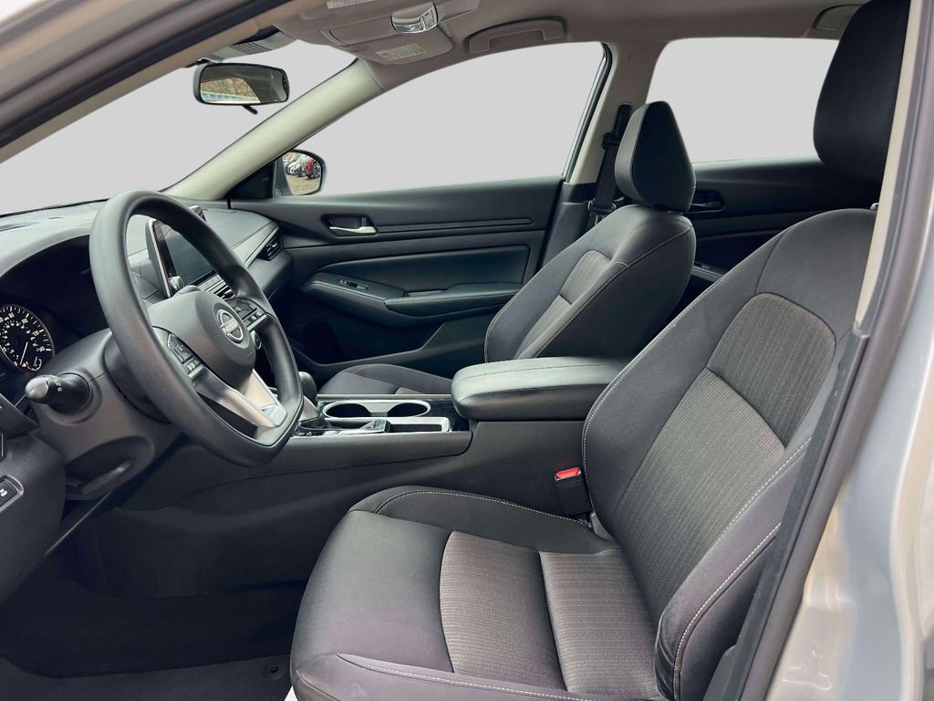 Used 2024 Nissan Altima 2.5 SV image 15