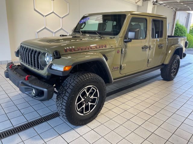 Used 2025 Jeep Gladiator Rubicon AWD/4WD image 4