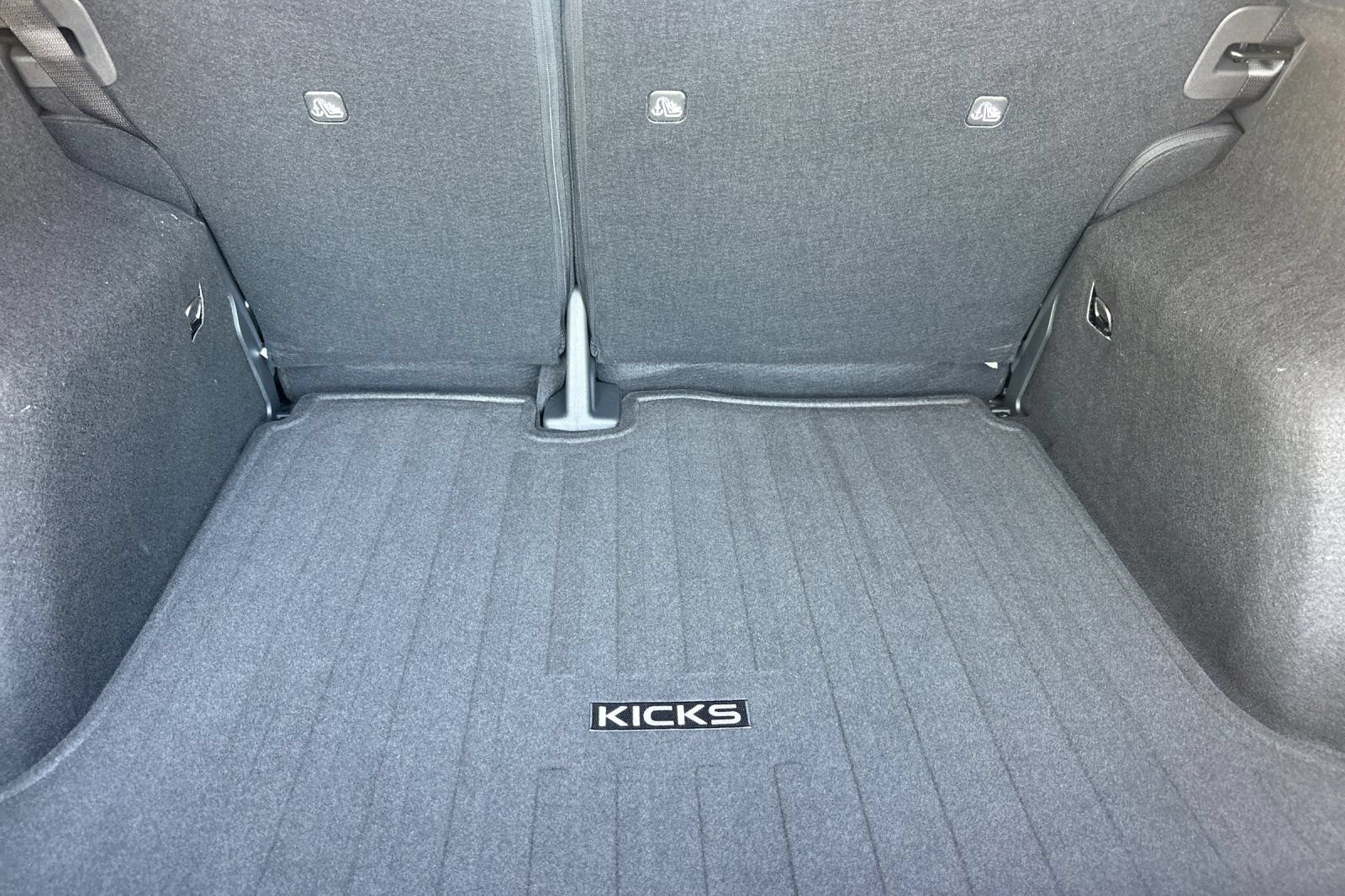 New 2027 Nissan Kicks SV w/ Cold Weather Package FWD image 17