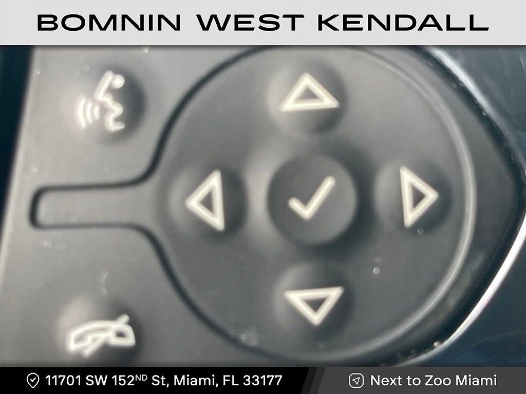 Used 2019 Chevrolet Traverse RS image 18