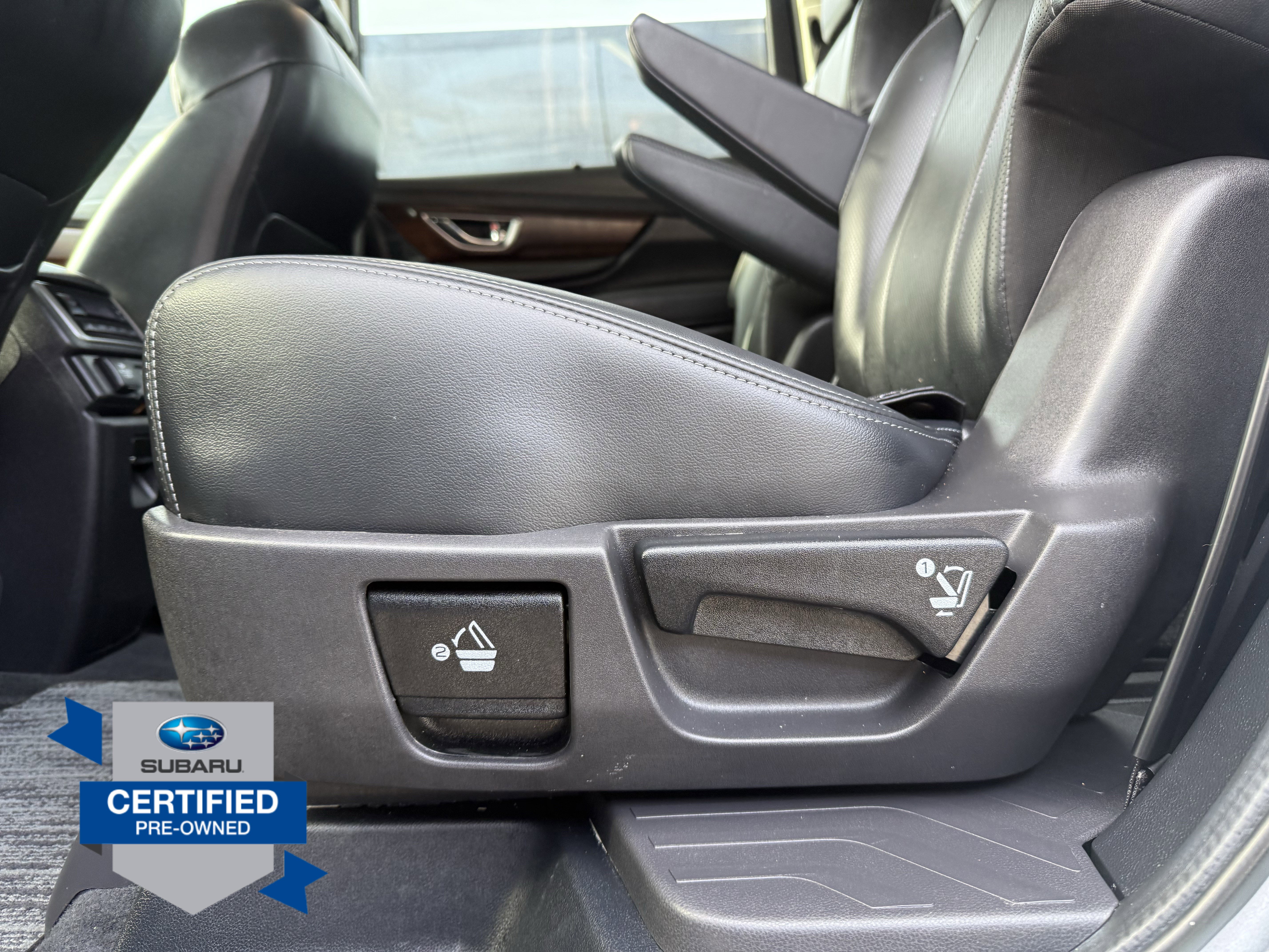 Used 2025 Subaru Ascent Touring w/ Popular Package #2 AWD/4WD image 17