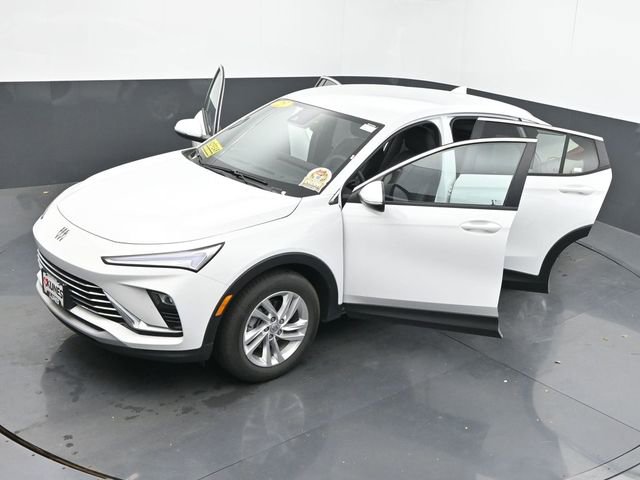 Used 2025 Buick Envista Preferred image 61