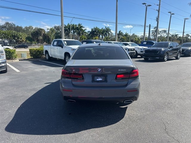 Used 2022 BMW 530i xDrive w/ Premium Package image 8
