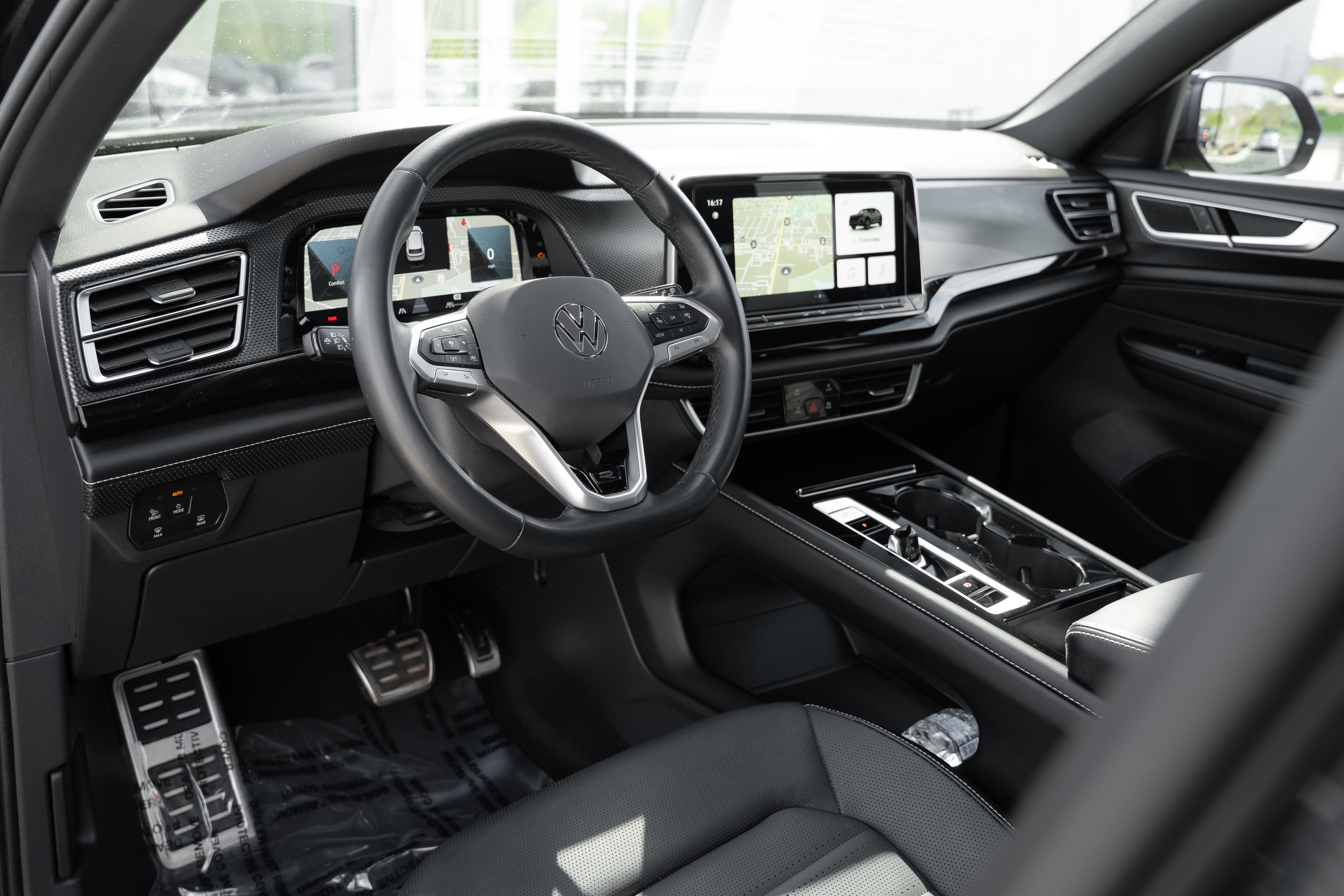 Used 2024 Volkswagen Atlas Cross Sport SEL R-Line AWD/4WD image 10