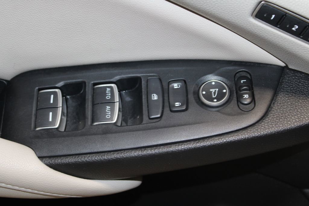 Used 2022 Honda Accord EX-L image 10
