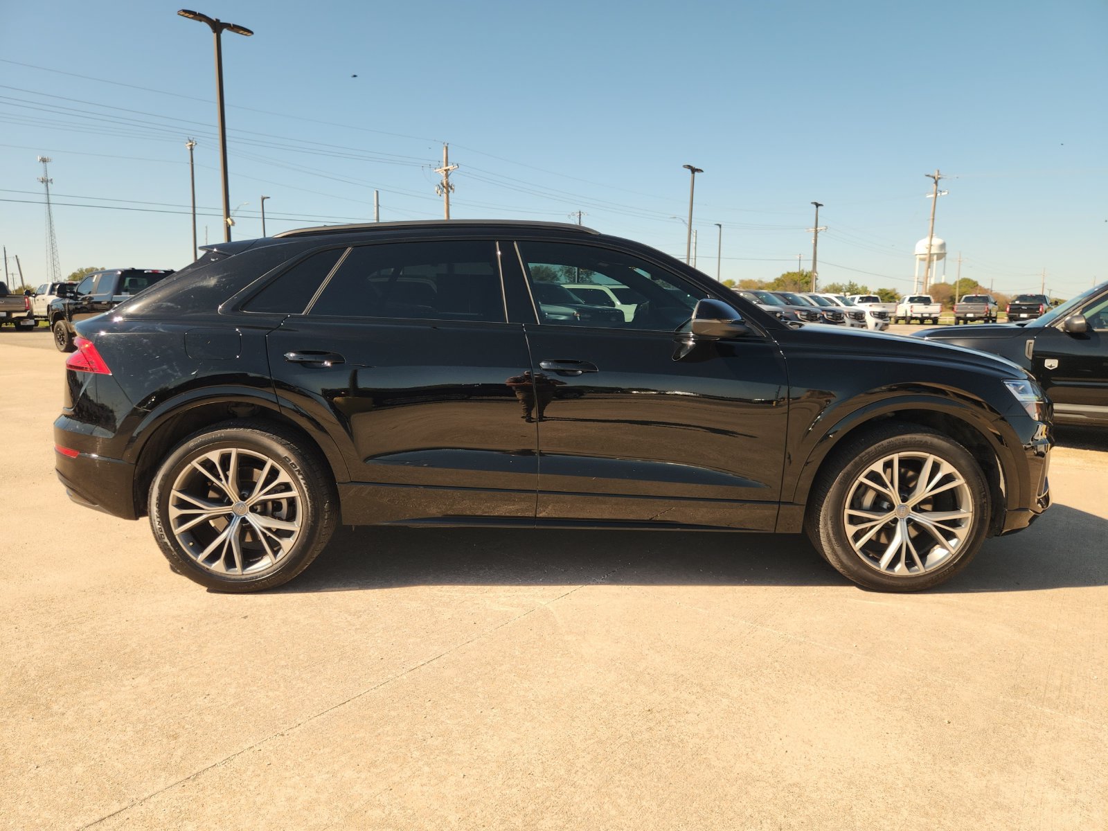 Used 2020 Audi Q8 Premium w/ Black Optic Package AWD/4WD image 7
