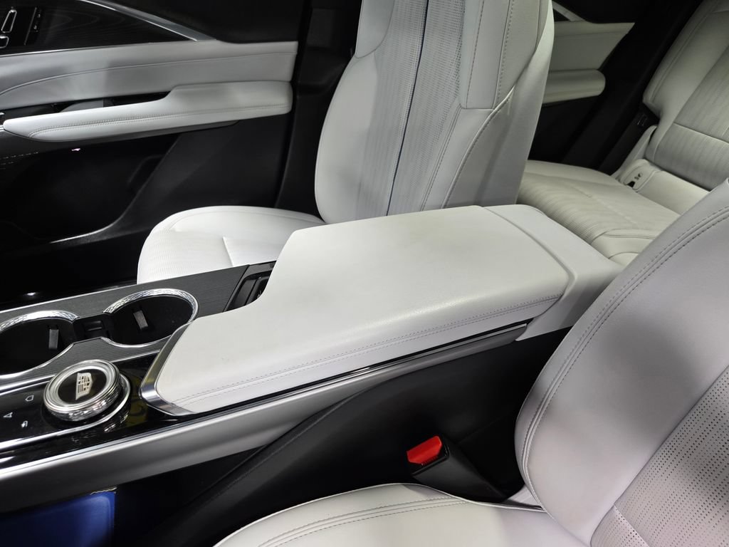 Used 2024 Cadillac Lyriq Luxury AWD/4WD image 31