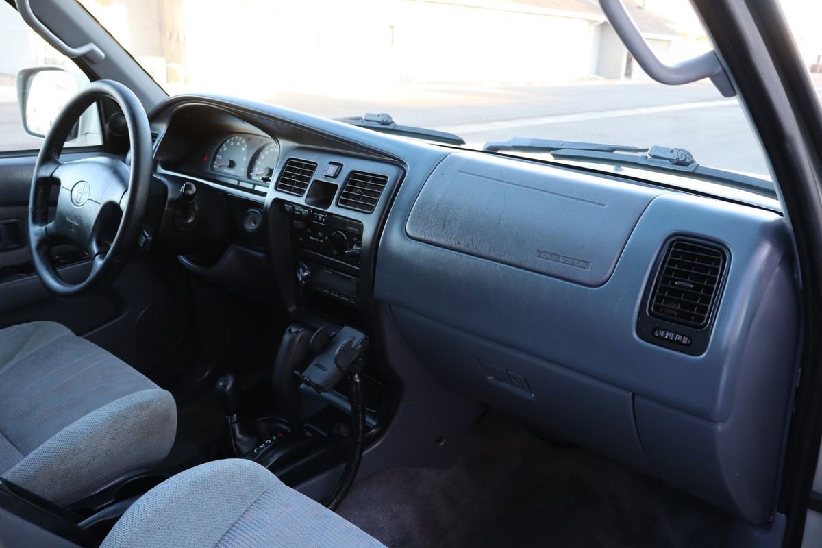 Used 2000 Toyota 4Runner SR5 image 17