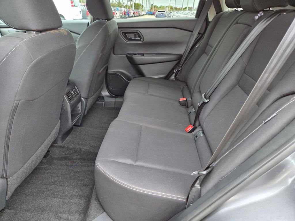 Used 2024 Nissan Rogue S image 18