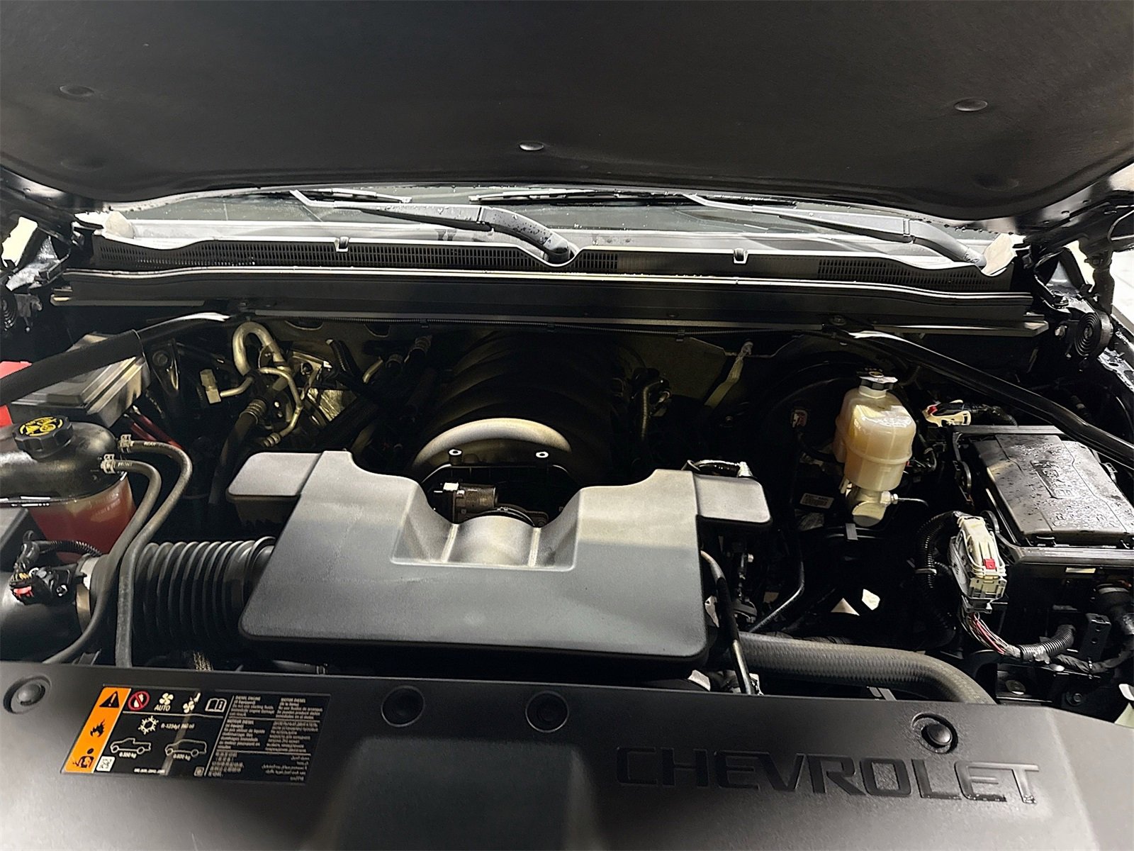 Used 2019 Chevrolet Suburban LS w/ All-Season Package image 31