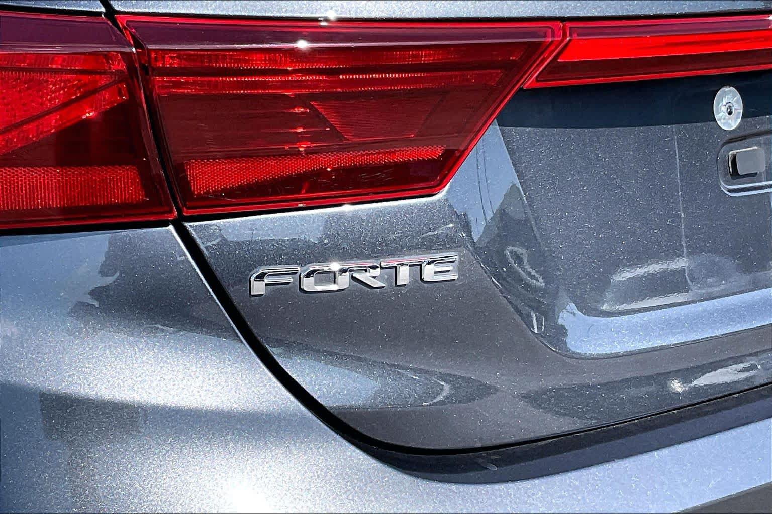 Used 2019 Kia Forte LXS FWD image 10