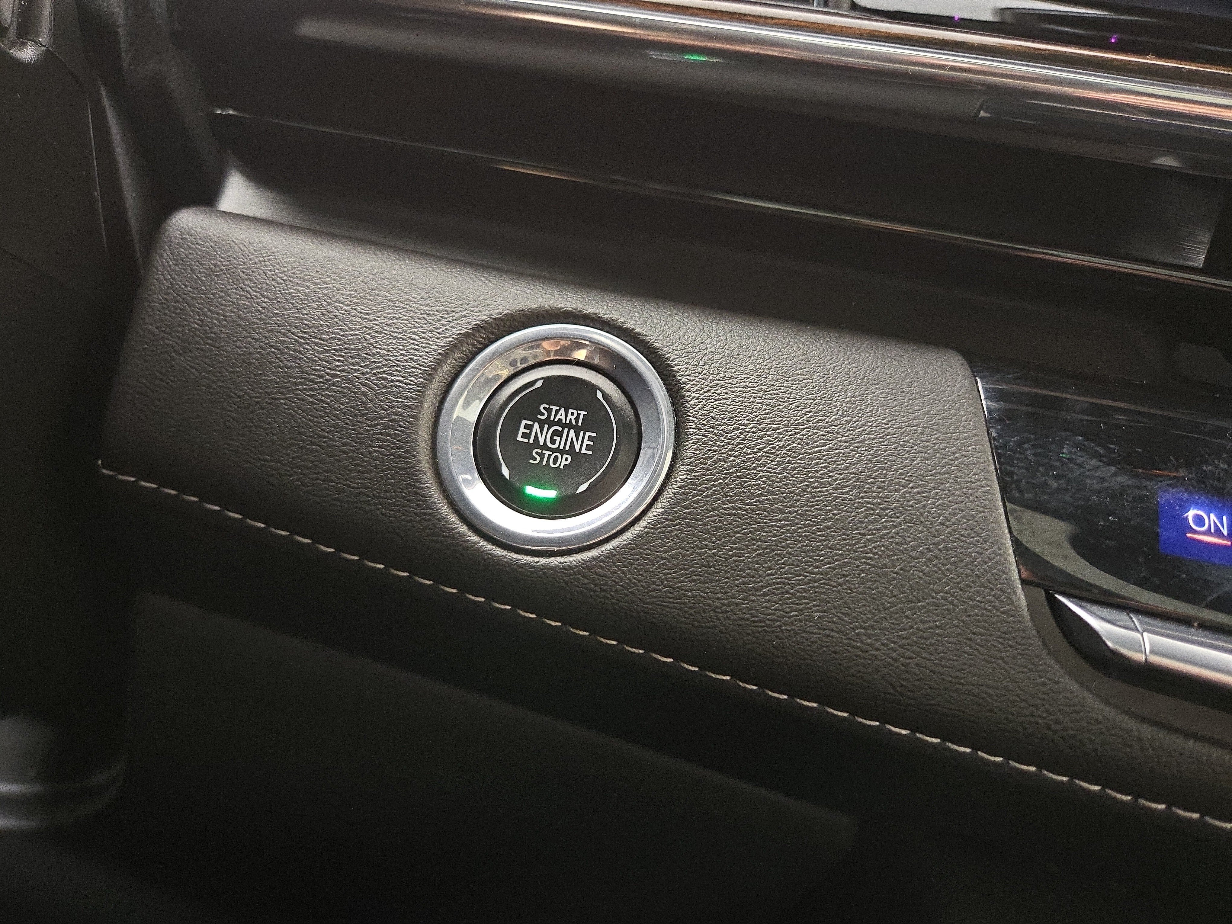 Used 2023 Cadillac Escalade ESV Premium Luxury w/ LPO, Floor Liner Package AWD/4WD image 27