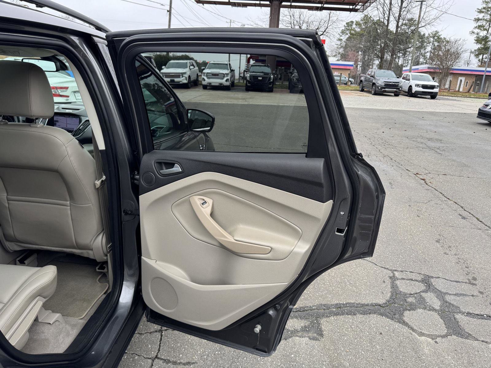 Used 2013 Ford Escape SEL image 15