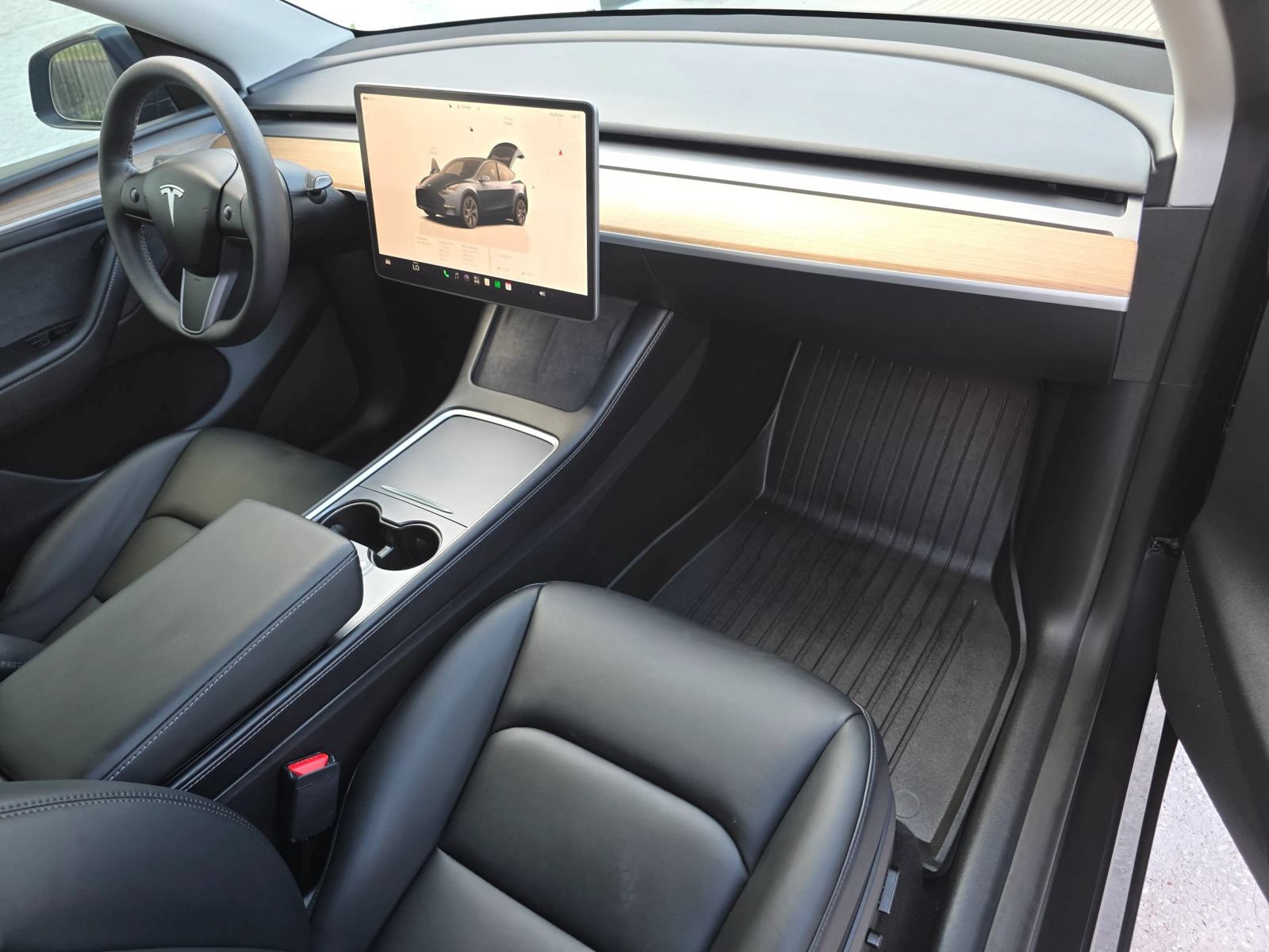 Used 2025 Tesla Model Y Long Range RWD image 21
