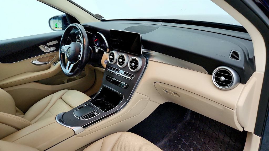 Used 2022 Mercedes-Benz GLC 300 4MATIC image 25