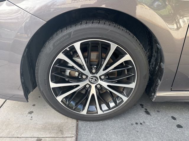 Used 2020 Toyota Camry SE image 9