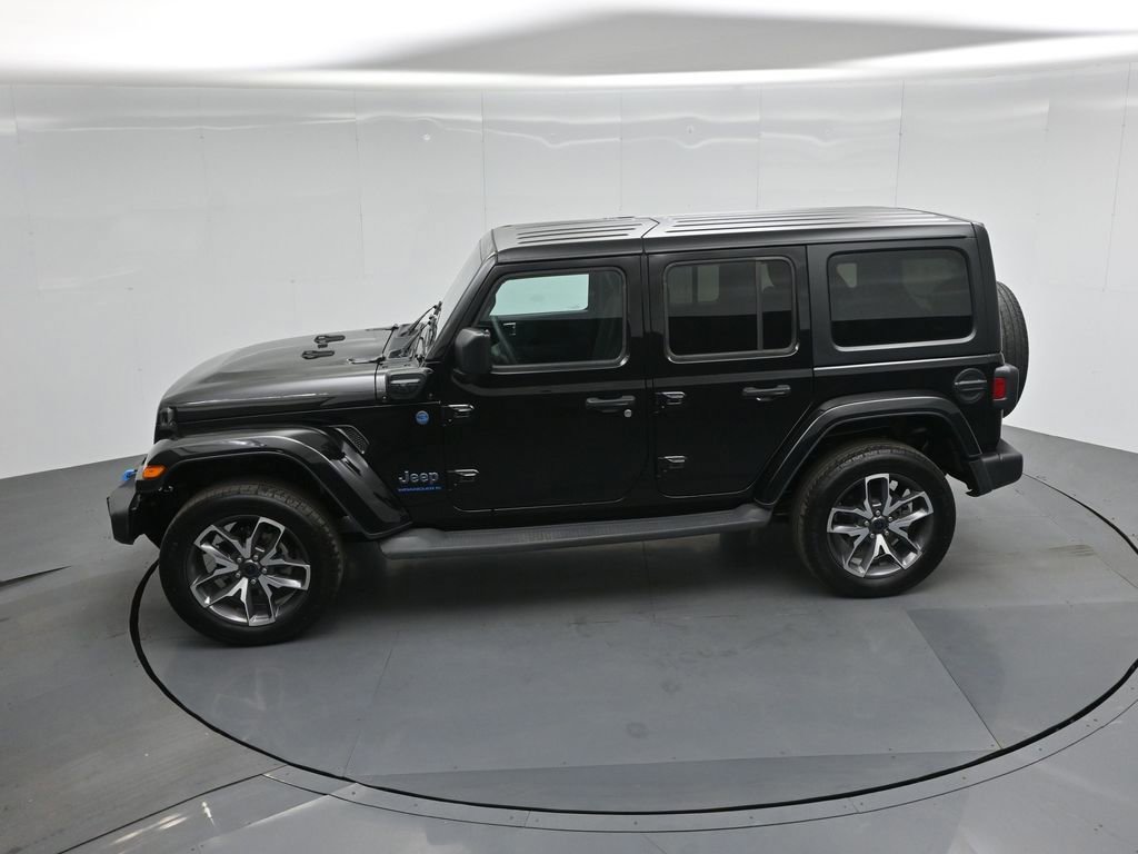 Used 2024 Jeep Wrangler Unlimited AWD/4WD image 42