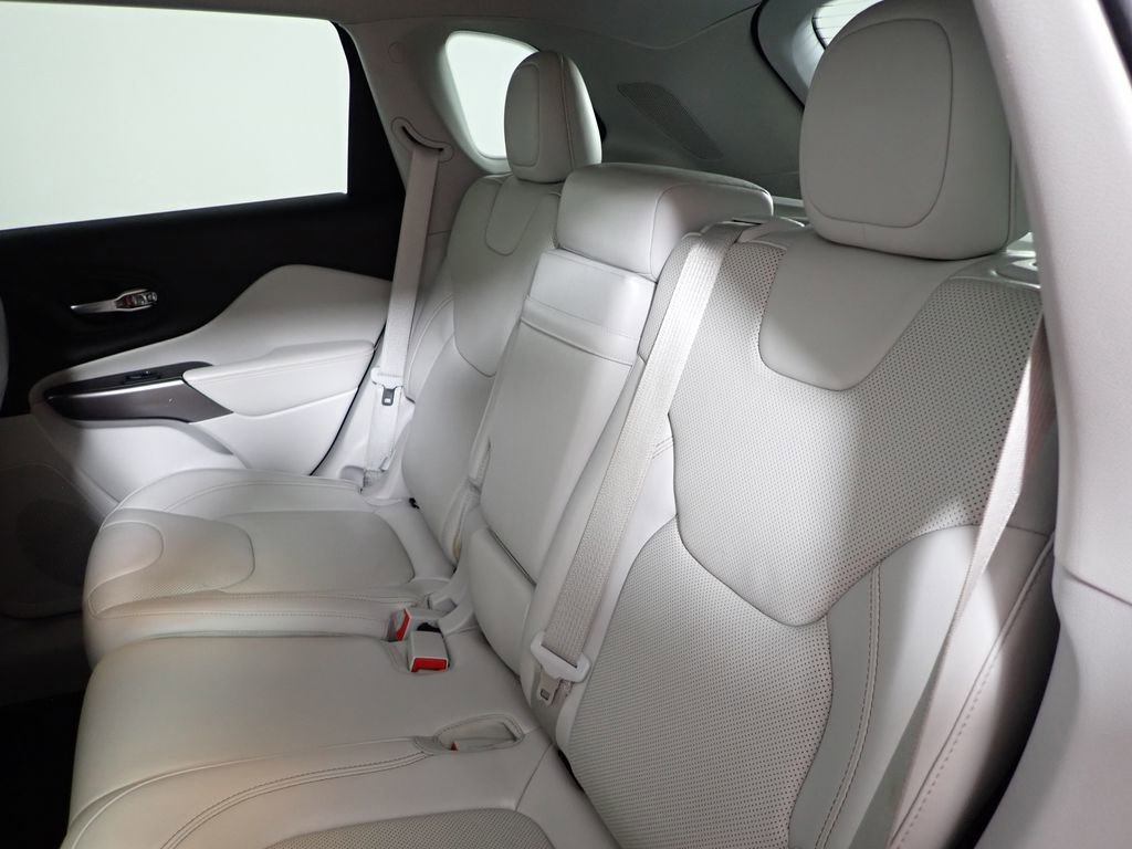 Used 2019 Jeep Cherokee Limited w/ Luxury Group image 41