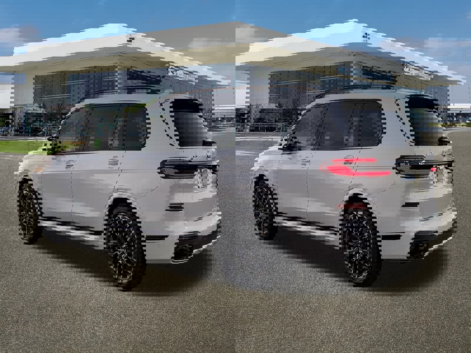 New 2026 BMW X7 M60i w/ Executive Package image 7