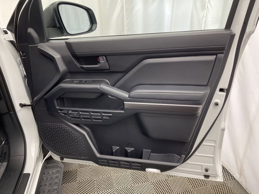 Used 2025 Toyota 4Runner SR5 image 31